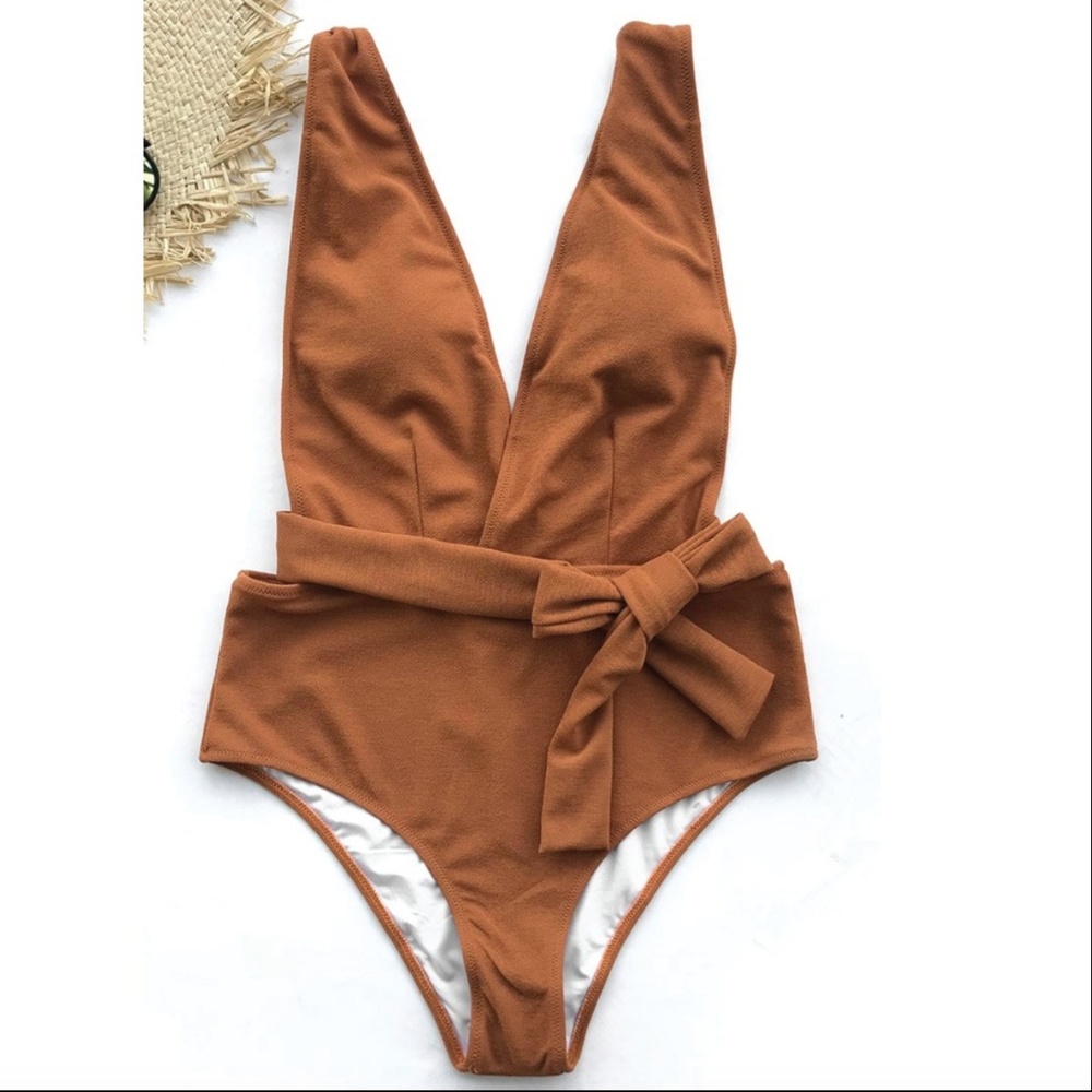 CUPSHE SEA ESCAPE SOLID ONE-PIECE SWIMSUIT